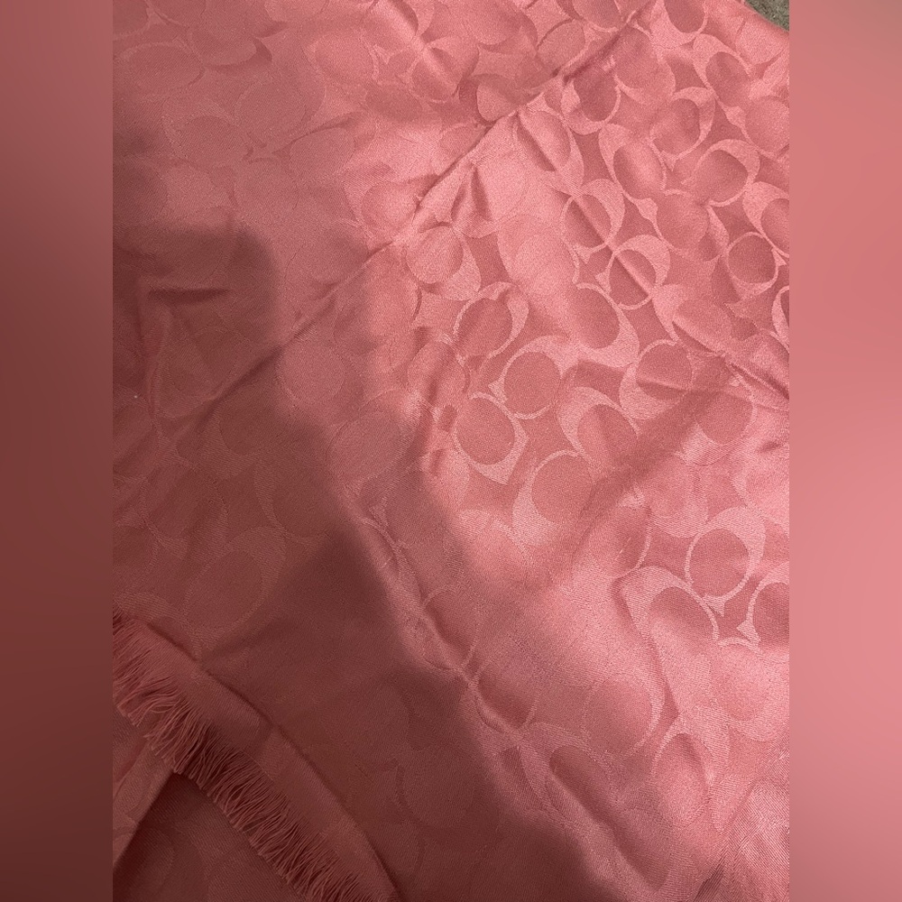 New Coach Rose Pink Scarf - Picture 4 of 5